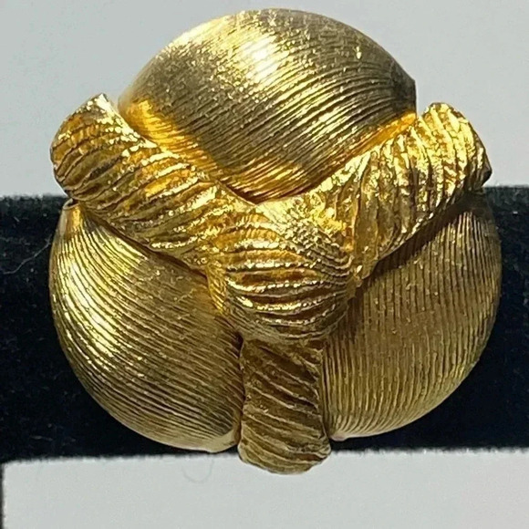 RARE ALICE CAVINESS NECKLACE AND MATCHING CLIP ON EARRINGS. 😍 - Picture 6 of 10